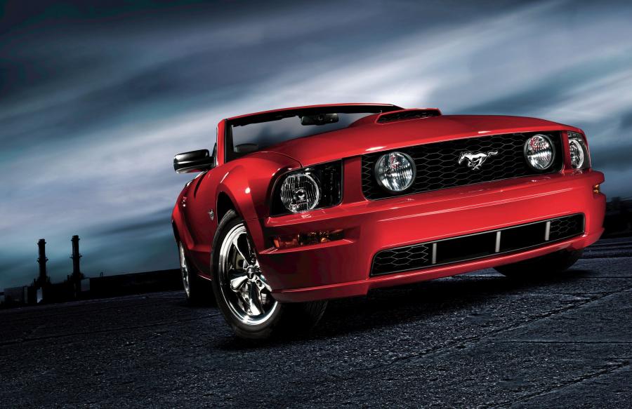  Ford Mustang GT Convertible 2005 года  (фото 6 из 44)